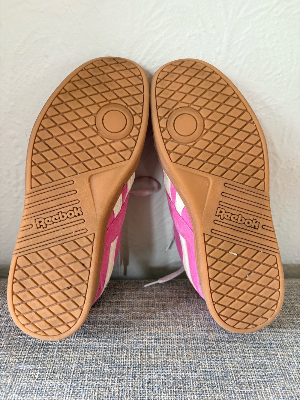 Pink Reeboks!  Size 8.5. - Picture 11 of 14